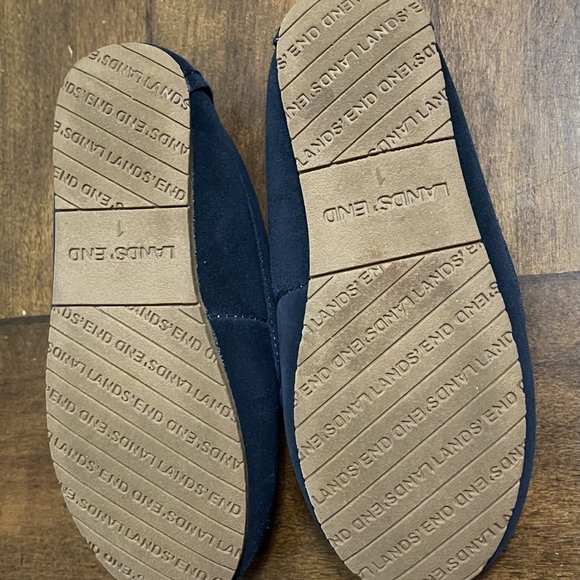 Land’s End Boys Slippers, Size 1 - Picture 3 of 3